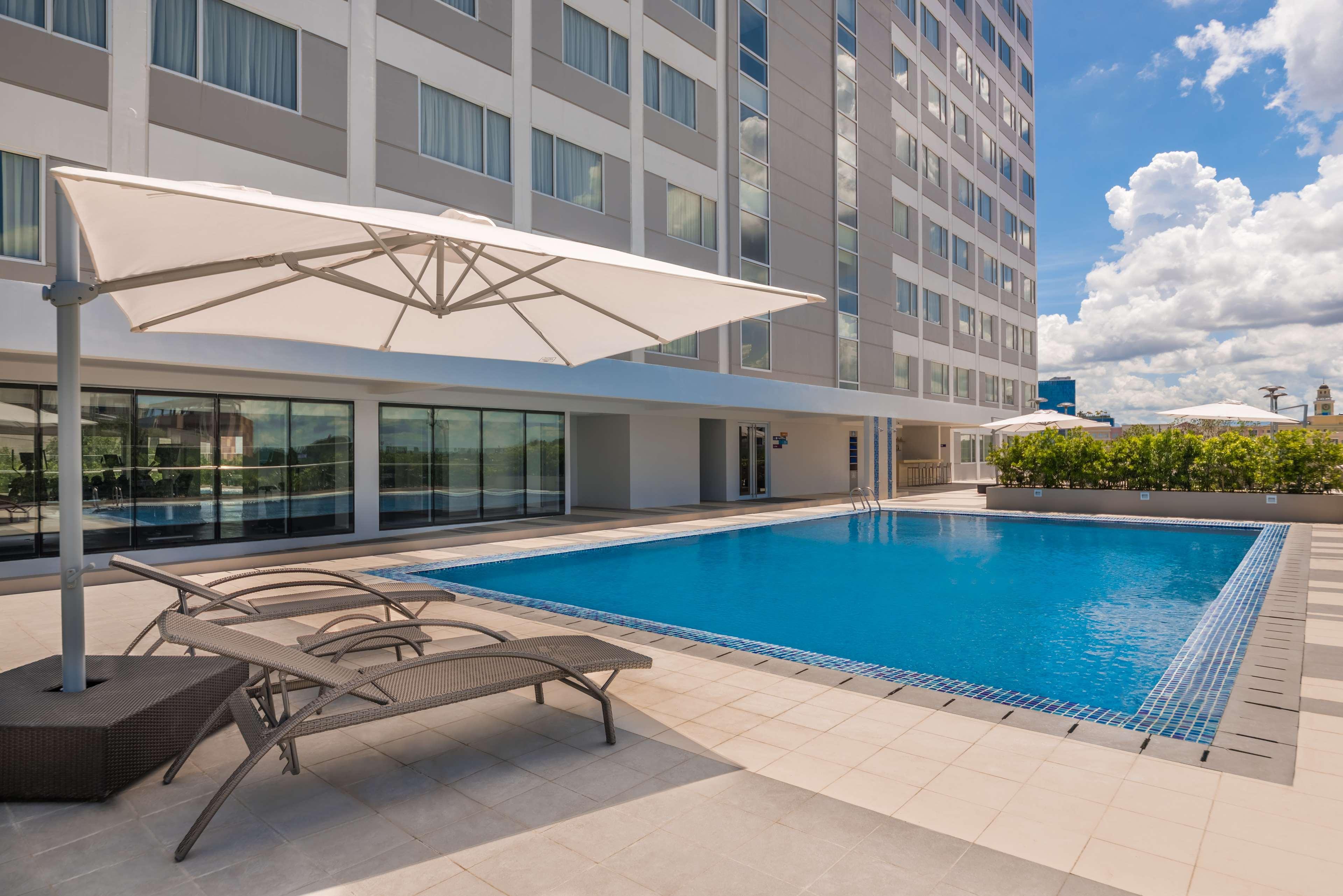 Park Inn By Radisson Iloilo Экстерьер фото