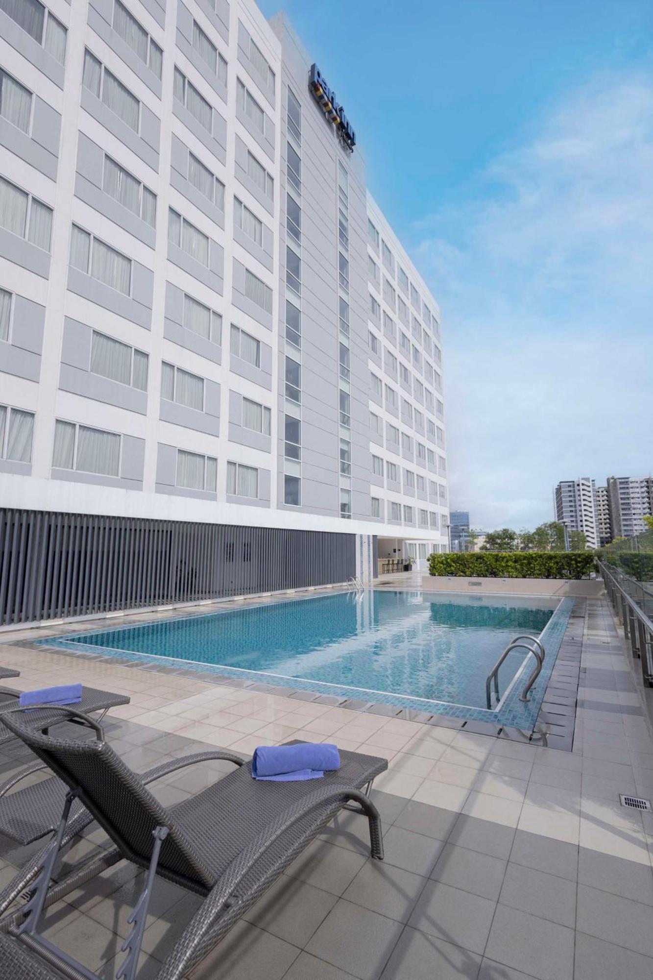 Park Inn By Radisson Iloilo Экстерьер фото